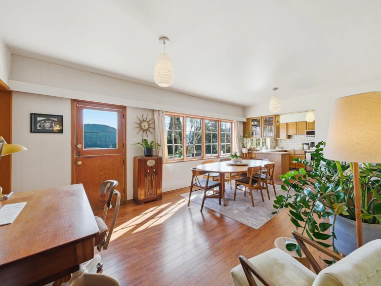 487 Roslyn Boulevard, North Vancouver, BC, V7G 1P1 - 13