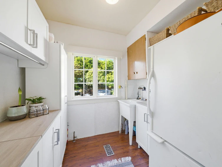 487 Roslyn Boulevard, North Vancouver, BC, V7G 1P1 - 17