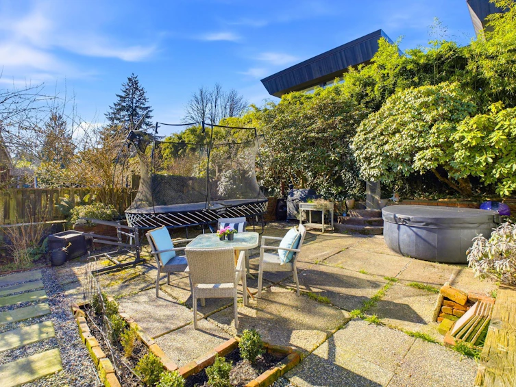 487 Roslyn Boulevard, North Vancouver, BC, V7G 1P1 - 27