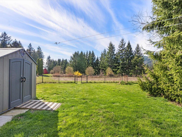 640 Maple Falls Road, Columbia Valley, BC, V2R 4X7 - 24