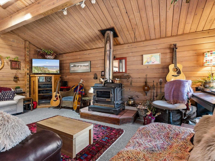 640 Maple Falls Road, Columbia Valley, BC, V2R 4X7 - 9