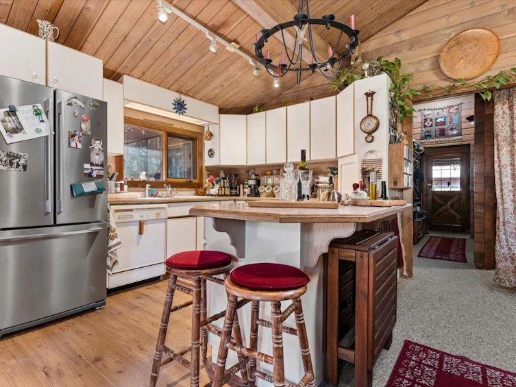 640 Maple Falls Road, Columbia Valley, BC, V2R 4X7 - 11