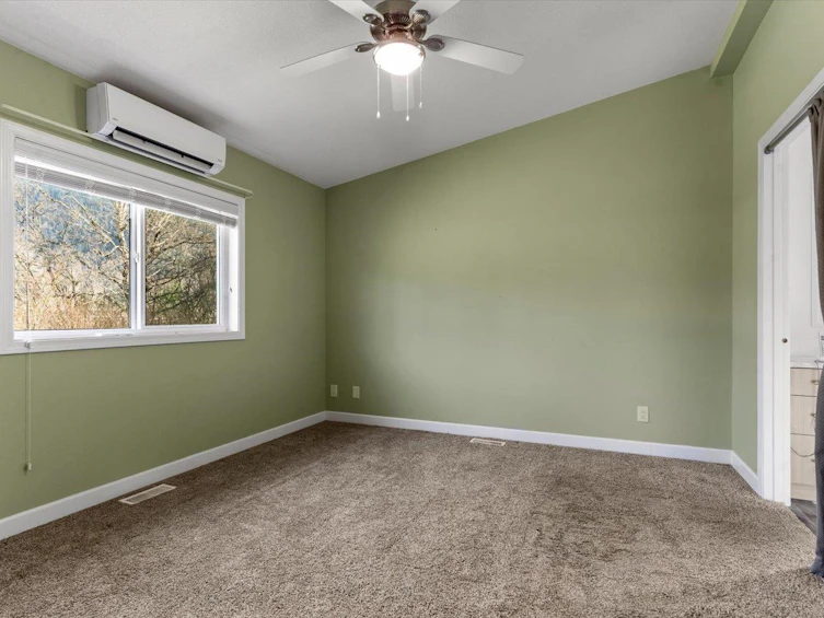 640 Maple Falls Road, Columbia Valley, BC, V2R 4X7 - 34