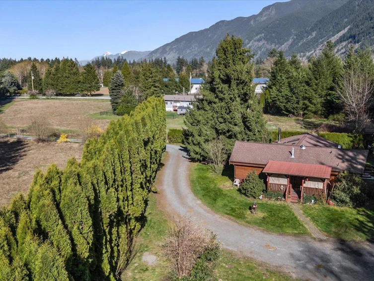 640 Maple Falls Road, Columbia Valley, BC, V2R 4X7 - 5
