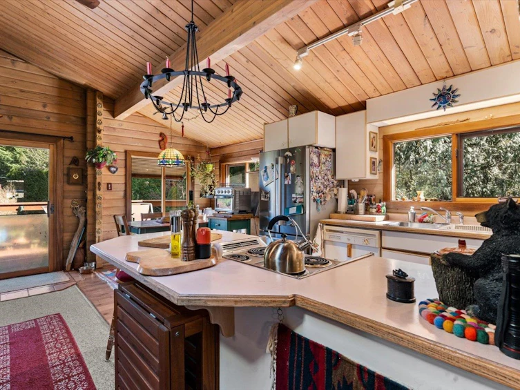 640 Maple Falls Road, Columbia Valley, BC, V2R 4X7 - 13