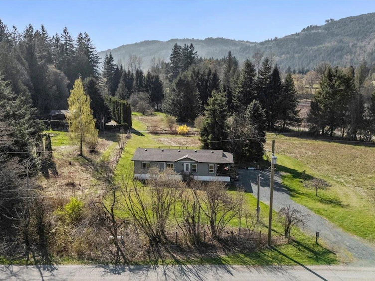640 Maple Falls Road, Columbia Valley, BC, V2R 4X7 - 38