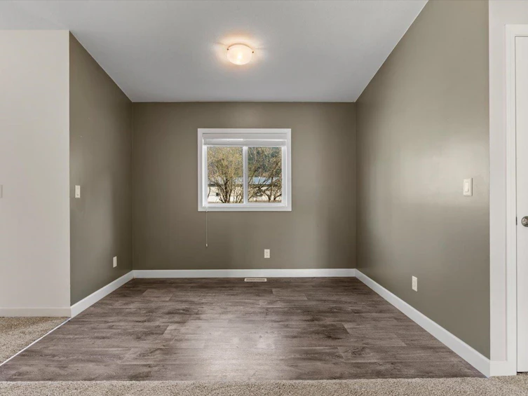 640 Maple Falls Road, Columbia Valley, BC, V2R 4X7 - 31