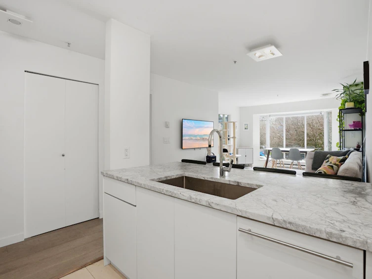 202-2195 W 5th Avenue, Vancouver, BC, V6K 1S1 - 17