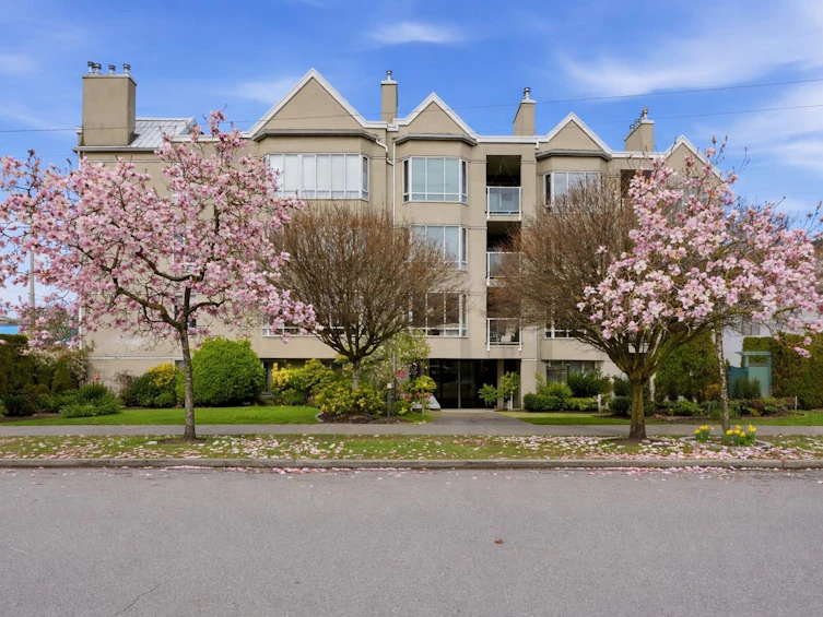 202-2195 W 5th Avenue, Vancouver, BC, V6K 1S1 - 2