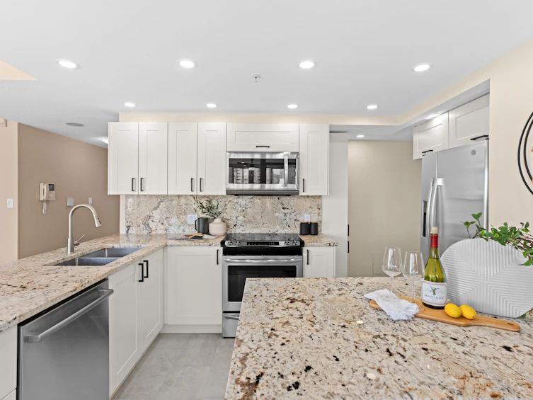 1601-1228 Marinaside Crescent, Vancouver, BC, V6Z 2W4 - 7