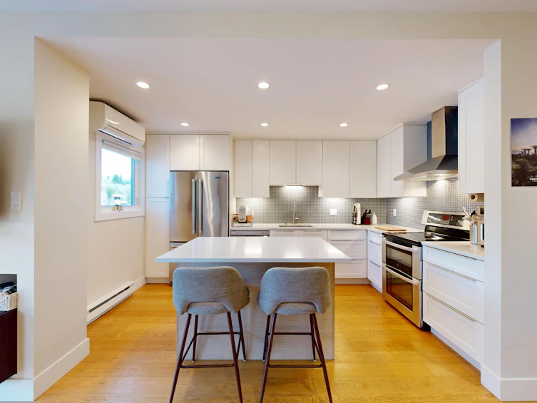 304-1528 Bowser Avenue, North Vancouver, BC, V7P 2Y3 - 4