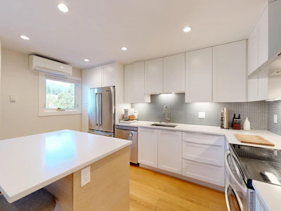 304-1528 Bowser Avenue - 5