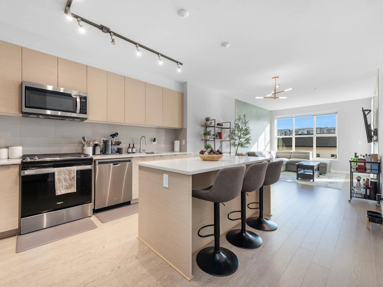 B303-8150 207 Street, Langley, BC, V2Y 4J3 - 2