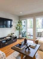110 1850 E Southmere Crescent