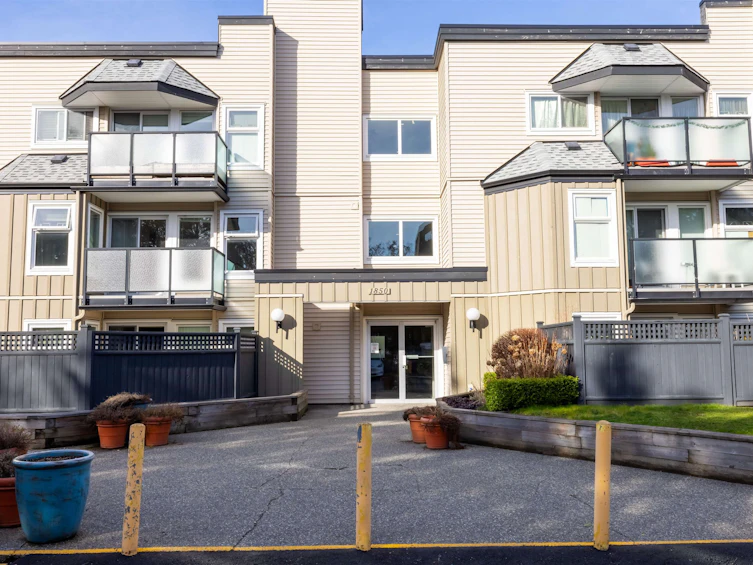 110-1850 E Southmere Crescent, Surrey, BC, V4A 6Y6 - 3