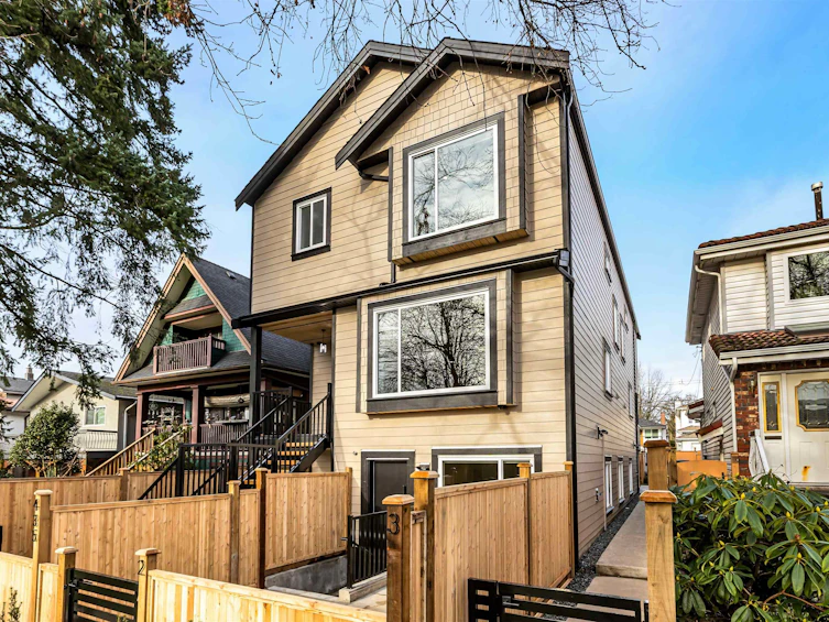2-435 E 47th Avenue, Vancouver, BC, V5W 2B3