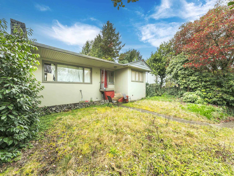 14 W 37th Avenue, Vancouver, BC, V5Y 2N1 - 2