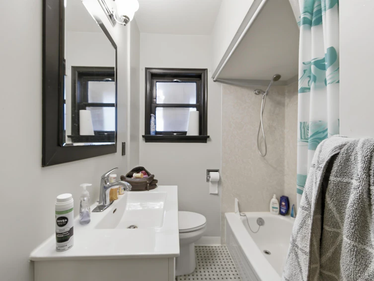 14 W 37th Avenue, Vancouver, BC, V5Y 2N1 - 7
