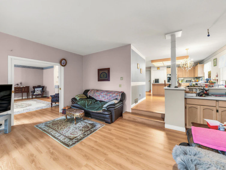 2974 Delahaye Drive, Coquitlam, BC, V3B 6Z3 - 5