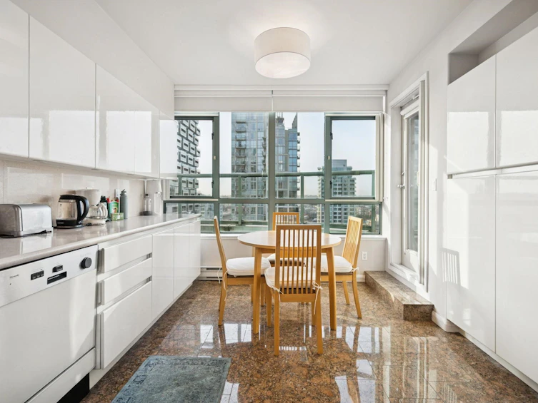 PH 3-4-1383 Howe Street, Vancouver, BC, V6Z 2R5 - 9