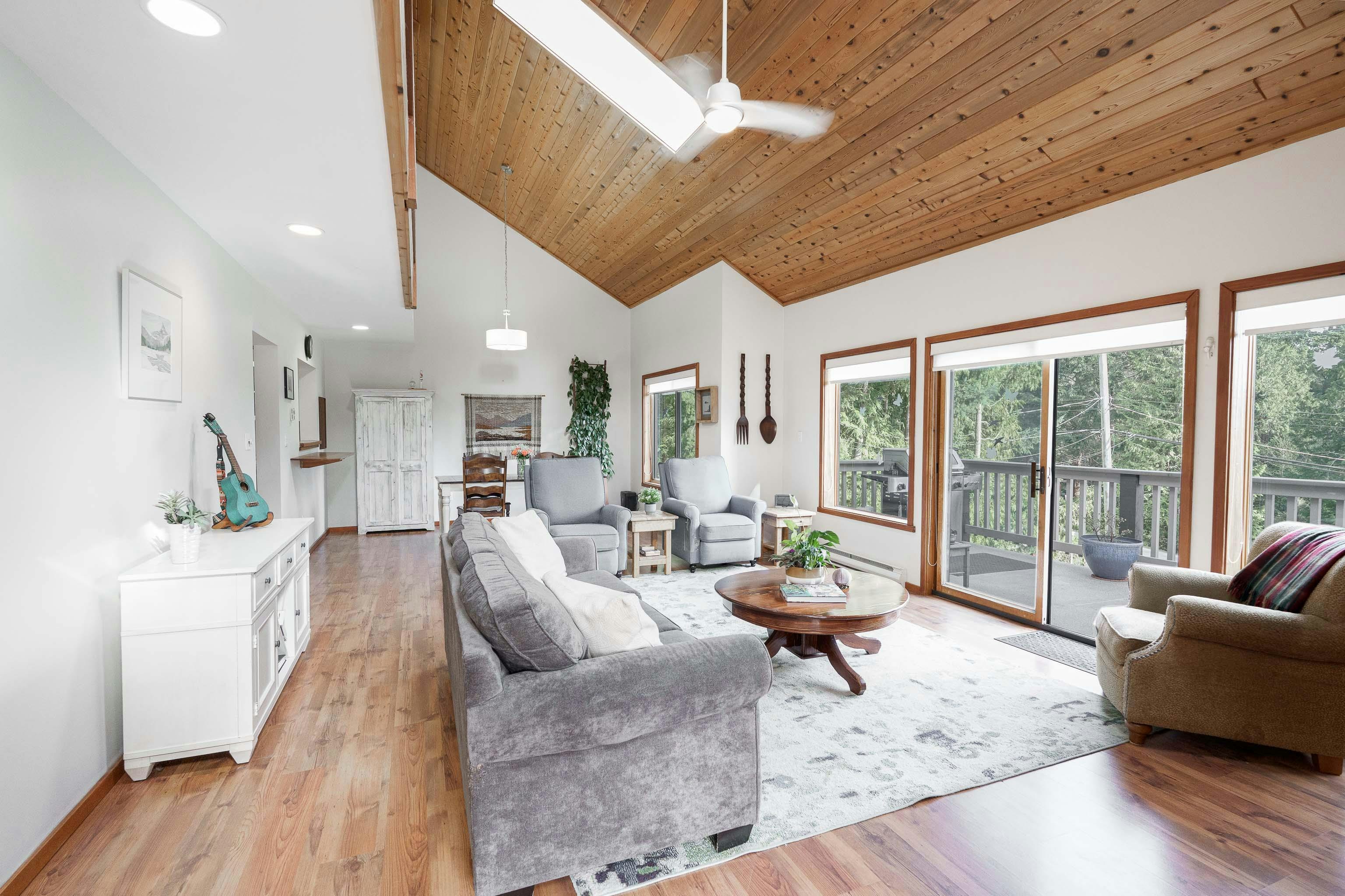 8096 Westwood Road, Halfmoon Bay, BC, V7Z 1A7