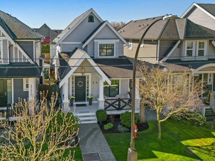 17330 2nd Avenue, Surrey, BC, V3Z 9P9 - 2