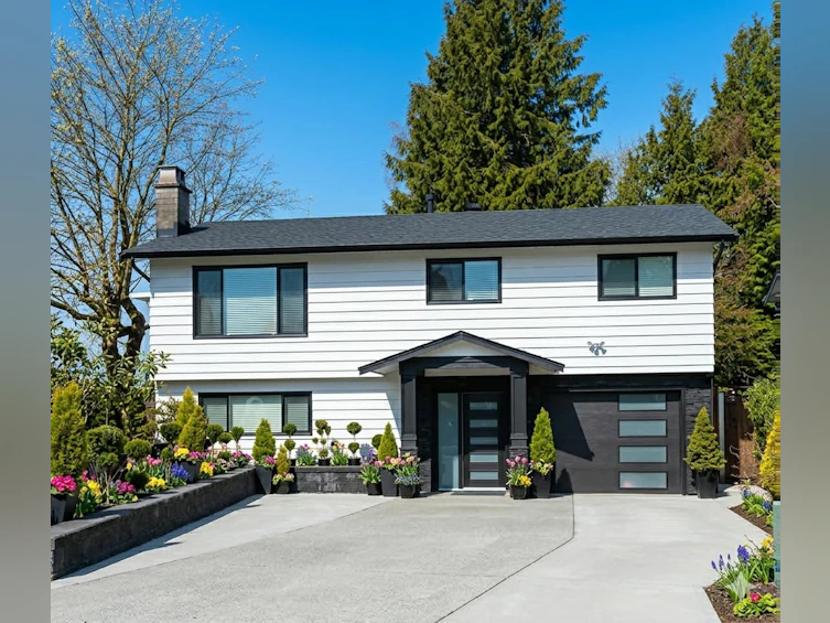 11554 83a Avenue, Delta, BC, V4C 2J8