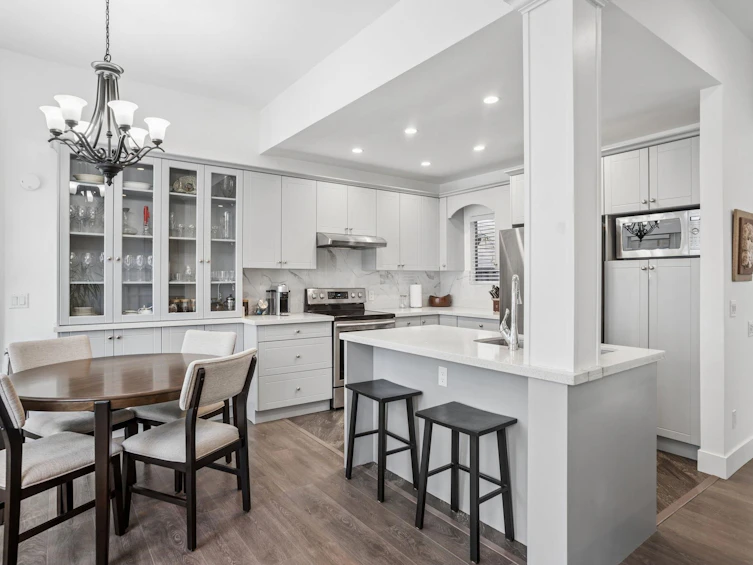 3537 W 5th Avenue, Vancouver, BC, V6R 1S1 - 2