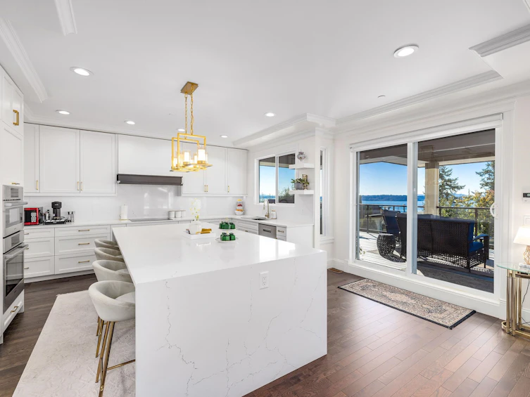 15354 Royal Avenue, Surrey, BC, V4B 1M8 - 10