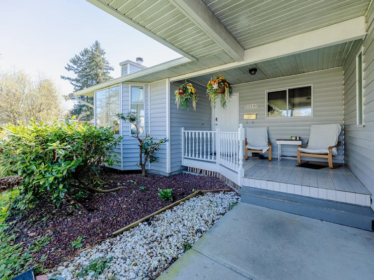 20180 Wanstead Street, Maple Ridge, BC, V2X 1H8 - 2