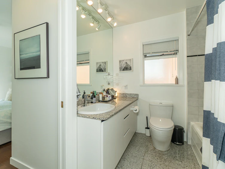 3762 W 13th Avenue, Vancouver, BC, V6R 2S6 - 13