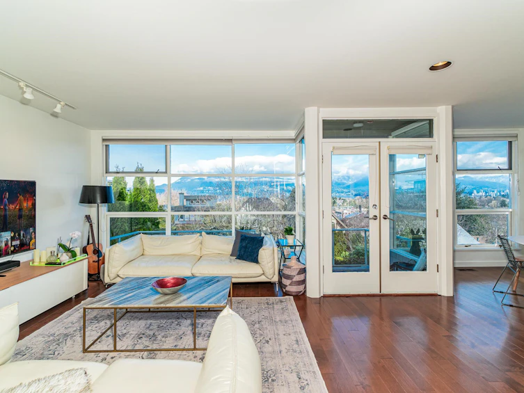 3762 W 13th Avenue, Vancouver, BC, V6R 2S6 - 4