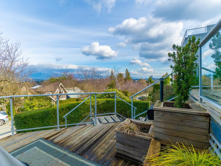 3762 W 13th Avenue, Vancouver, BC, V6R 2S6 - 3