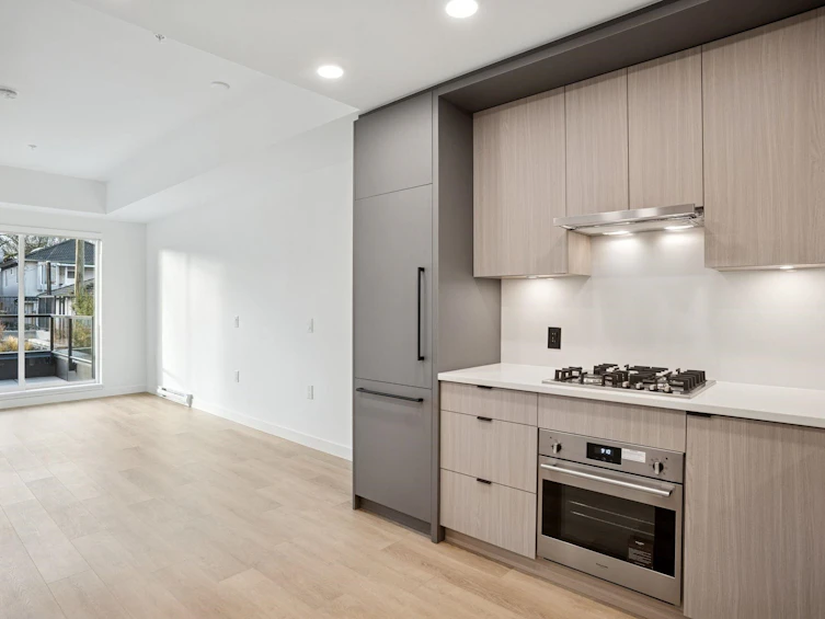 104-2268 E Broadway Street, Vancouver, BC, V5N 0L2 - 2