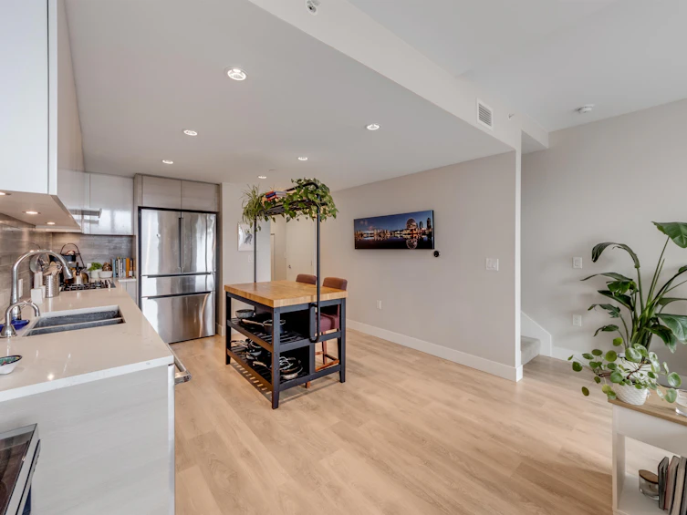 505-3451 Sawmill Crescent, Vancouver, BC, V5S 0H3 - 3