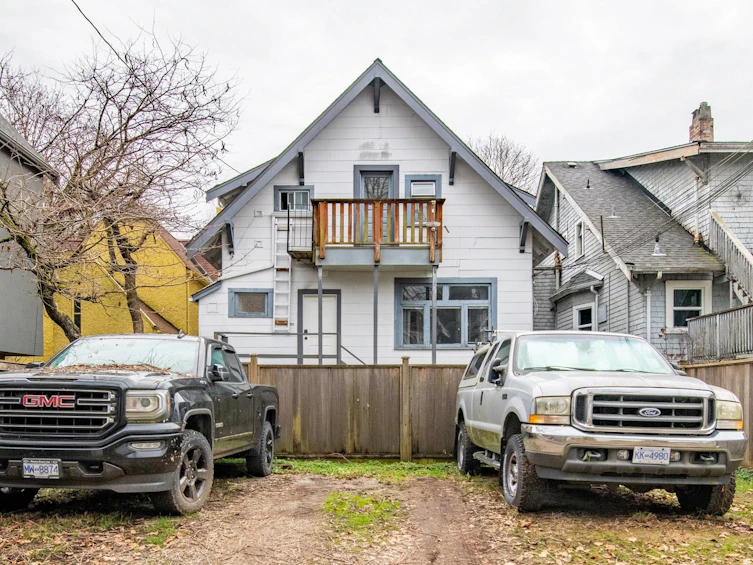 3315 W 6th Avenue, Vancouver, BC, V6R 1T2 - 2