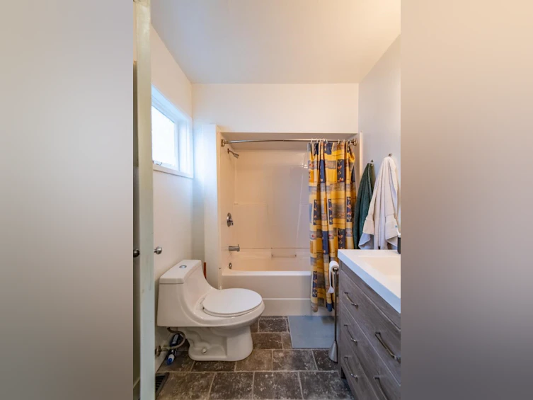 3315 W 6th Avenue, Vancouver, BC, V6R 1T2 - 26