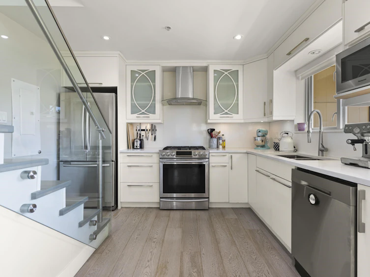 1011 Keefer Street, Vancouver, BC, V6A 1Y9 - 9