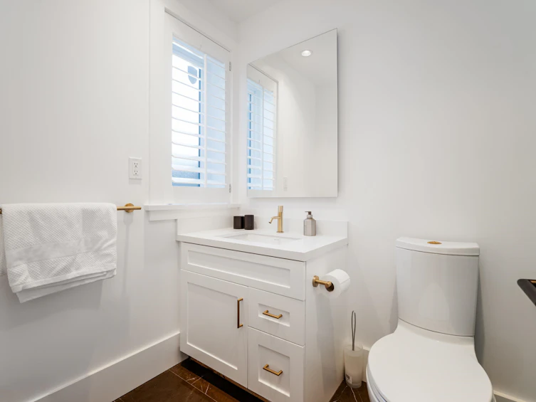 2040 W 58th Avenue, Vancouver, BC, V6P 1X4 - 32