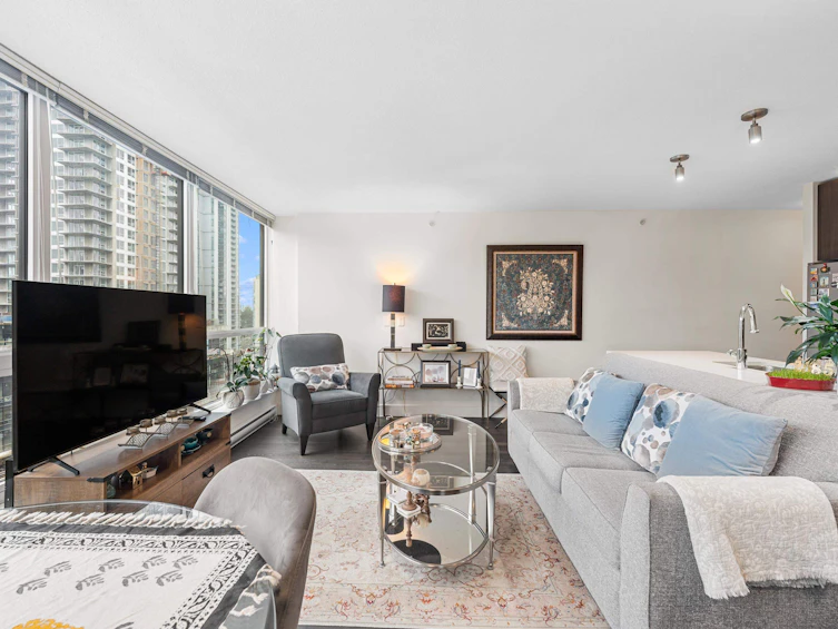 1102-3007 Glen Drive, Coquitlam, BC, V3B 0L8 - 4