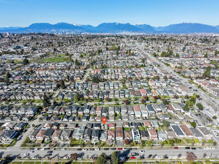571 E 57th Avenue, Vancouver, BC, V5X 1T1 - 3
