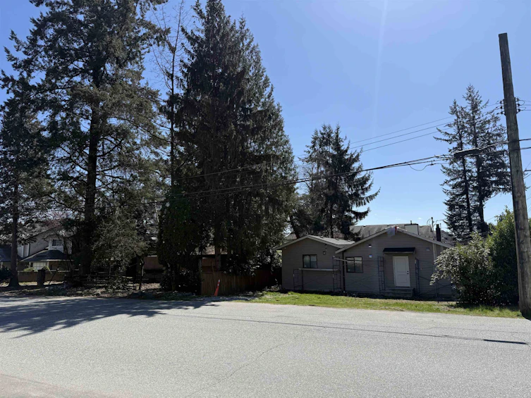 1570 Salisbury Avenue, Port Coquitlam, BC, V3B 1X2 - 3