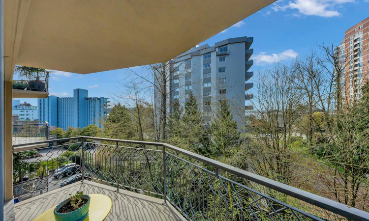 404-1930 Marine Drive