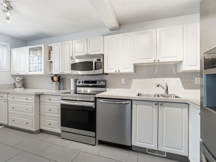 2713 Ellerslie Avenue, Burnaby, BC, V5B 4R9 - 10