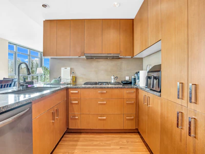 1003-3008 Glen Drive - 2