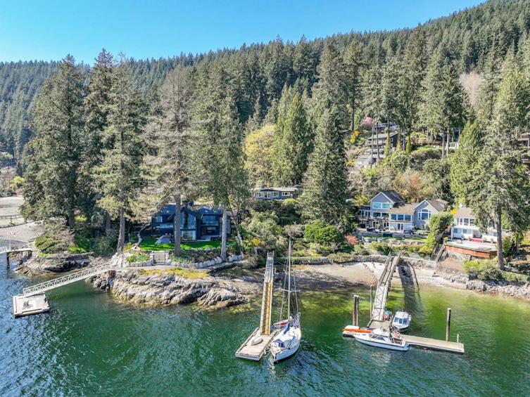 5457 Indian River Drive, North Vancouver, BC, V7G 2T7 - 2