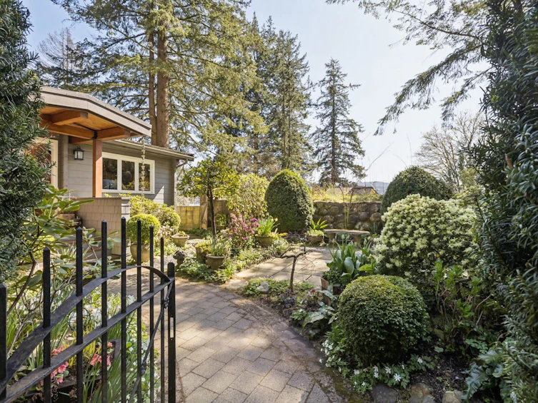 5457 Indian River Drive, North Vancouver, BC, V7G 2T7 - 38