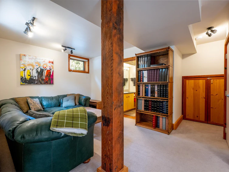 8596 Drifter Place, Whistler, BC, V8E 0G2 - 25