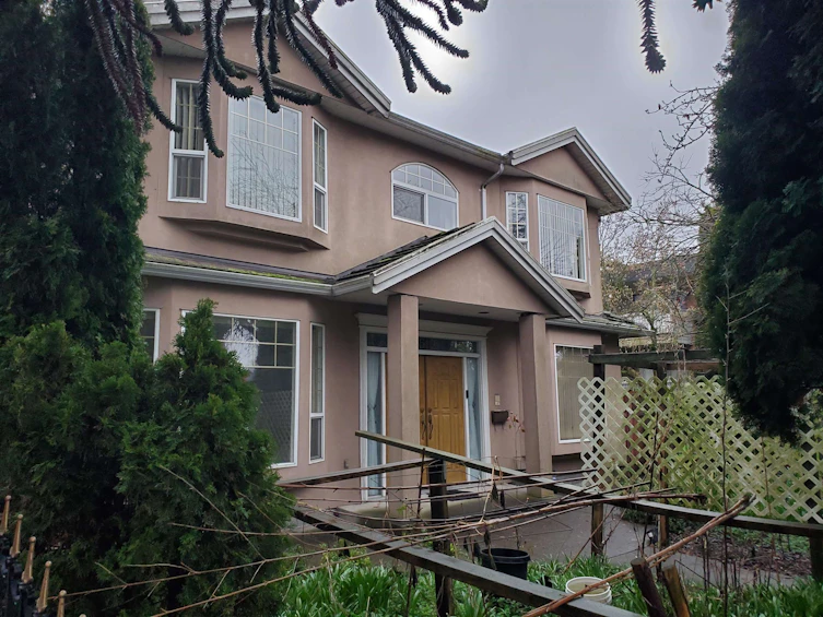 2612 E 49th Avenue, Vancouver, BC, V5S 1J7