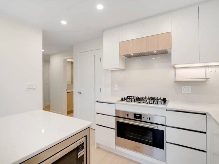 808-13573 98a Avenue, Surrey, BC, V3T 4A4 - 6